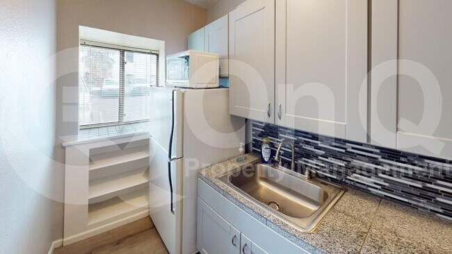 Foto del edificio - 825 N 2nd Ave