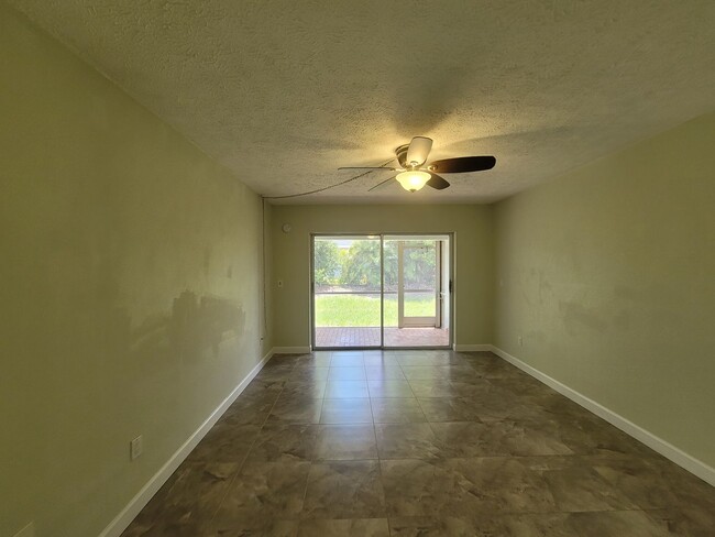 Building Photo - Apartment for rent