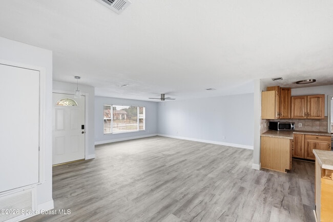 Building Photo - 1715 N Merrimac Dr