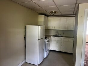 Building Photo - 180 Andover St