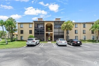 Building Photo - 811 Sky Pine Way