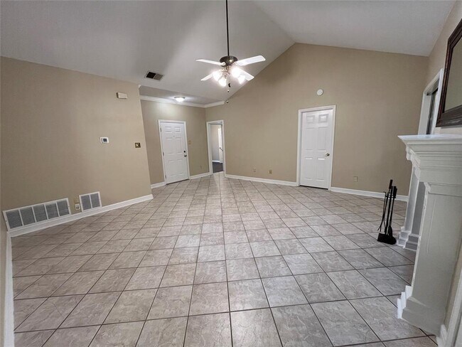 Foto del edificio - 13406 Briar Hollow Dr