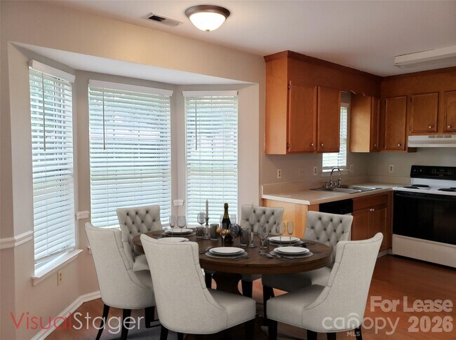 Foto del edificio - 4608 Falcon Chase Dr SW