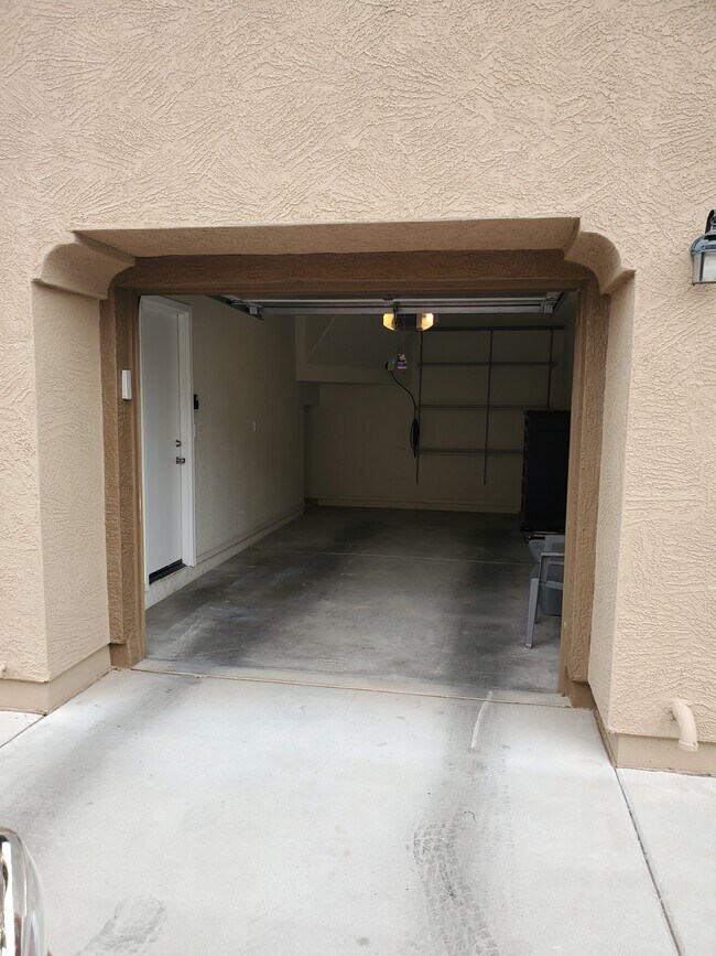 Building Photo - 1250 S Rialto