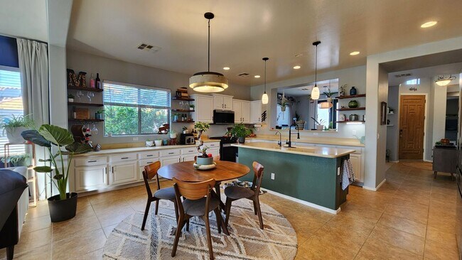 Foto del edificio - 18970 N Alicante St