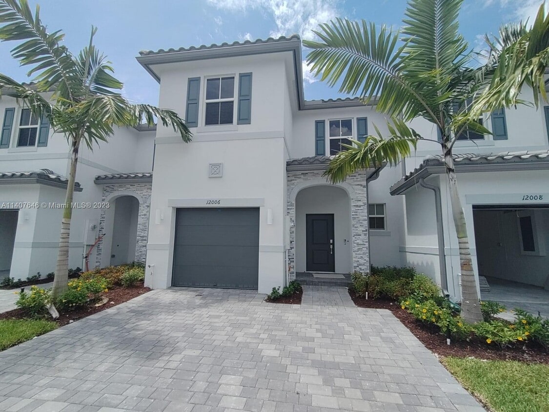 12006 NW 47th Manor, Coral Springs, FL 33076 Townhome Rentals in