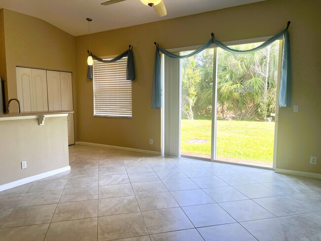 Foto del edificio - 6120 Spring Lake Terrace