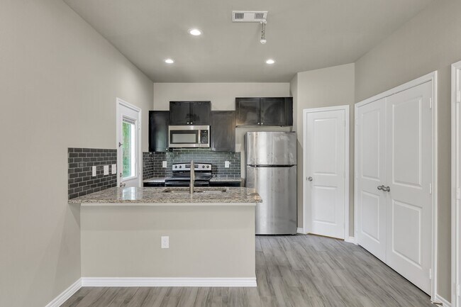 Foto del edificio - 11756 White Cedar St