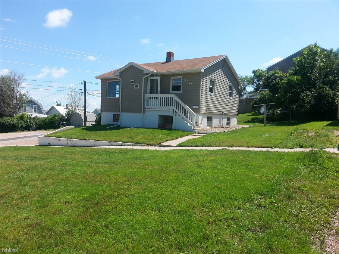 Primary Photo - 2 br, 1 bath Duplex - 820 3rd Street 8201/2