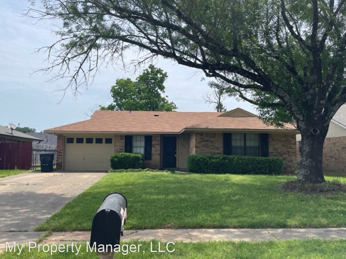 3 br, 2.5 bath House 2426 Brookhaven Drive House Rental in Bossier
