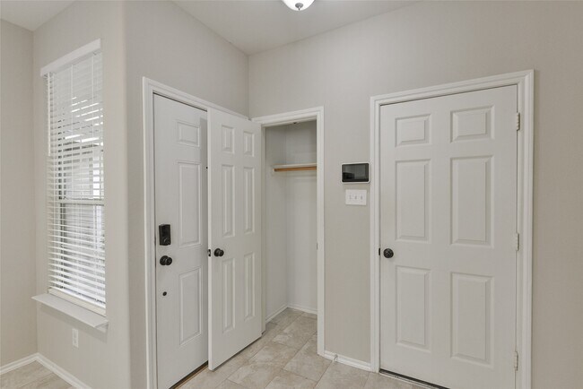 Foto del edificio - 6422 Encenada Green Trail