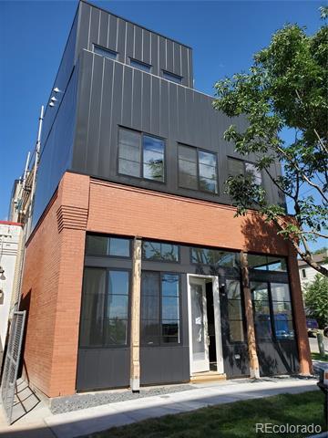 Building Photo - 3295 Navajo St