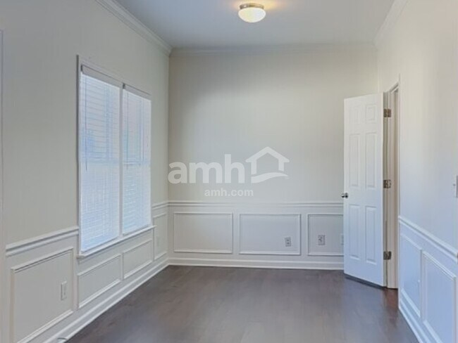 Foto del edificio - 9907 Fernspray Rd