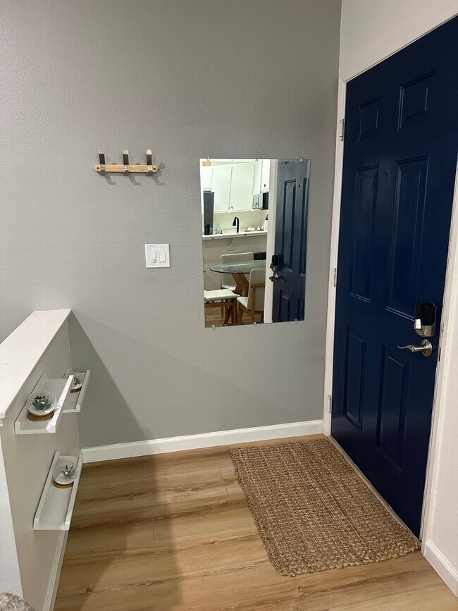 Foto del edificio - 1256 Stanhope Ln