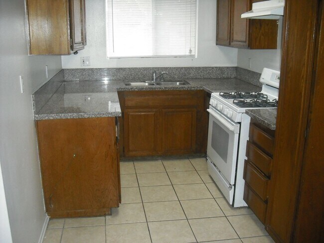 Building Photo - 2577 Rudder Ave