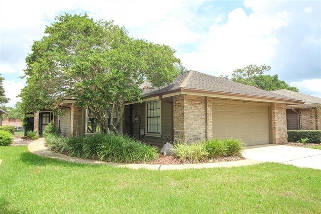 Building Photo - 235 W Sabal Palm Pl