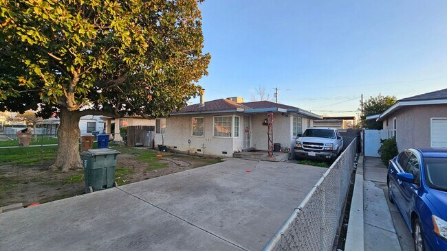 Foto del edificio - Deal of the Month on this clean 2 Bd 1 Ba House