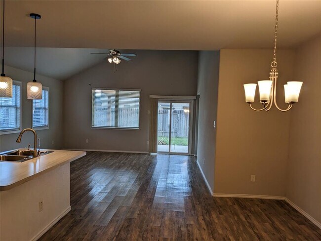 Building Photo - 6122 Purple Iris St