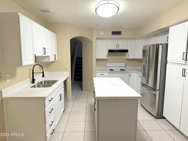 Foto del edificio - 12770 N 89th St