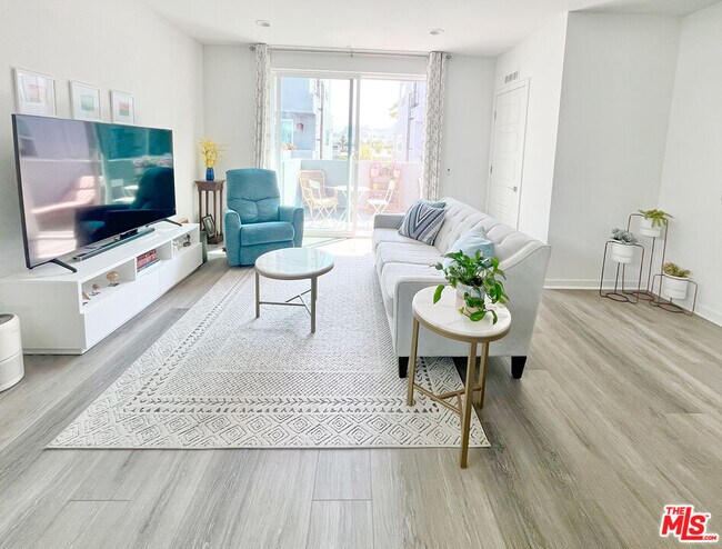 Foto del edificio - 2927 1/2 Denby Ave