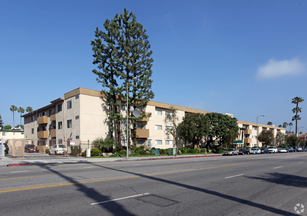 Encino Oakbrook Primary Photo - Encino Oakbrook