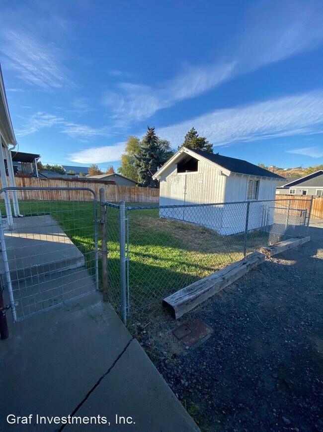 Foto del edificio - 2 br, 1 bath House - 1001 W. Fremont Ave