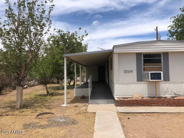 Building Photo - 2704 E Ocotillo Dr