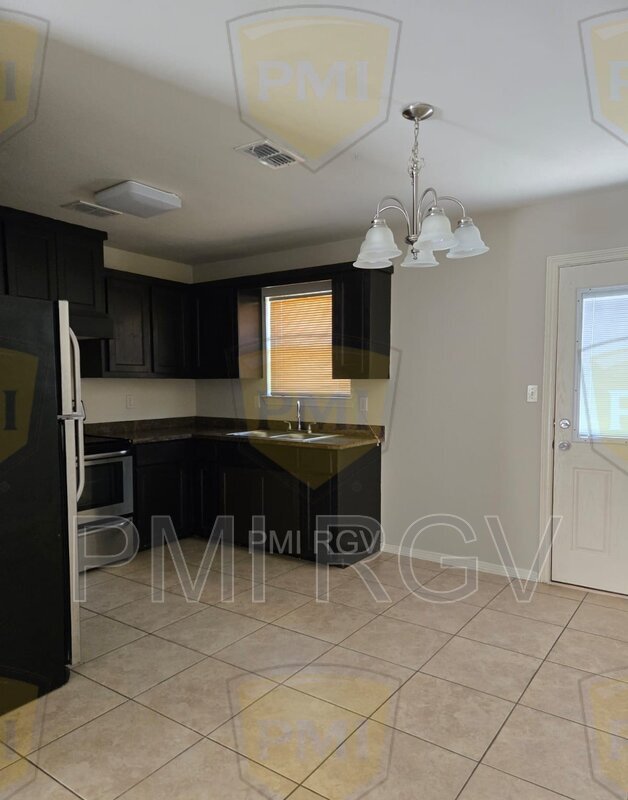 Building Photo - 2204 Taxco Ct