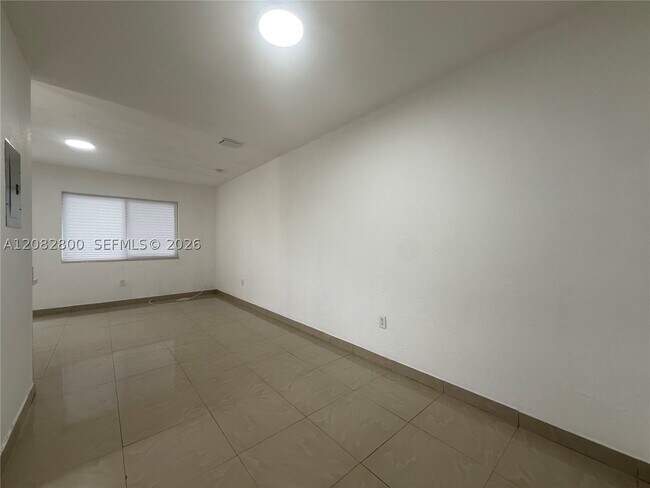 Foto del edificio - 4885 NW 4th St