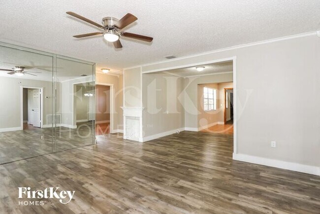 Foto del edificio - 7000 SW 12th St