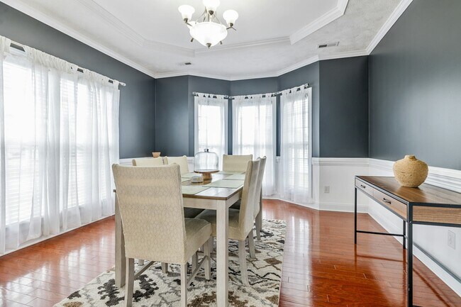 Foto del edificio - 523 Murray Fork Dr