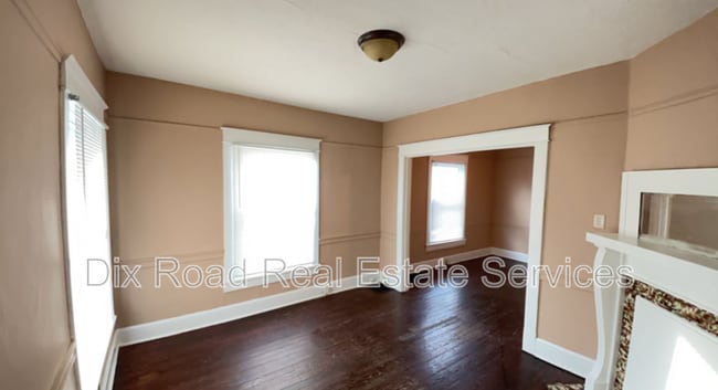 Building Photo - 2107 Queen Ave