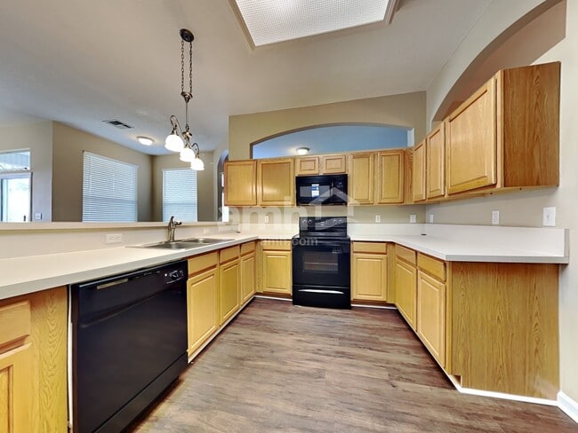 Building Photo - 341 Diana Court