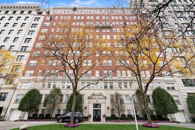 Foto del edificio - 219 E Lake Shore Dr