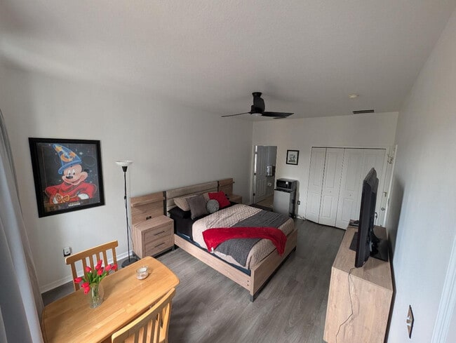 Building Photo - 326 Monroe Cir