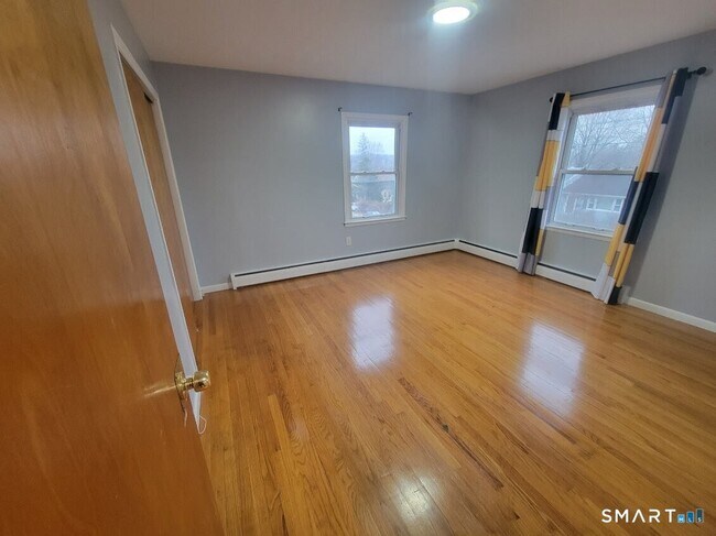 Foto del edificio - 94 Pullen Ave