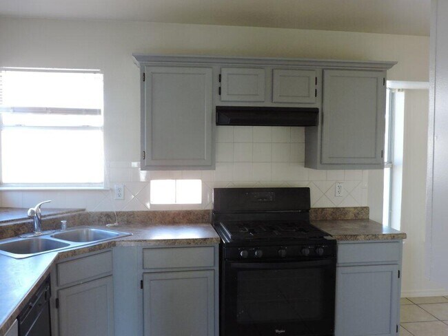 Foto del edificio - 14113 Highweed Dr