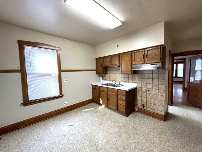Building Photo - 5349 S Fairfield Ave