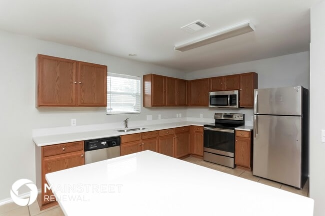 Building Photo - 6117 Portchester