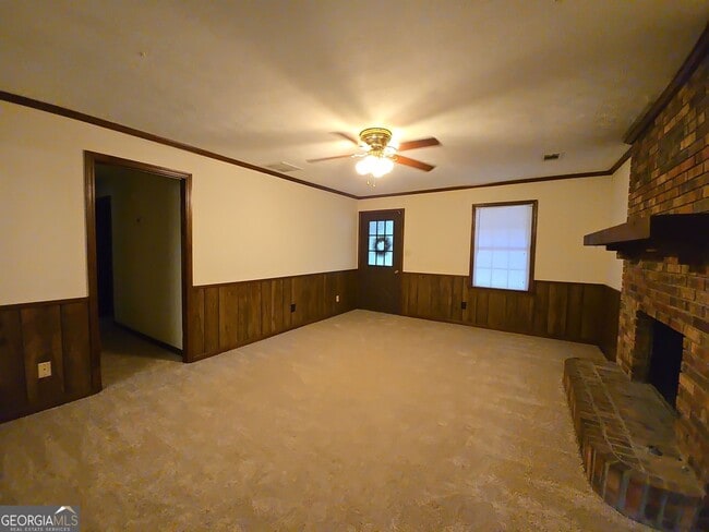 Building Photo - 3937 Woodland Cir SE