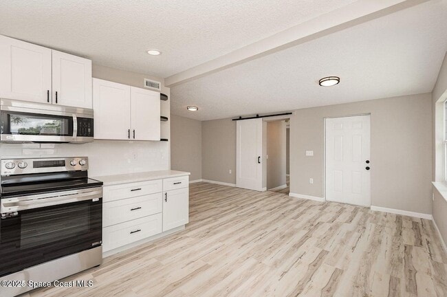 Building Photo - 2626 Sarno Rd