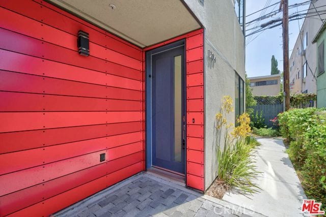 Building Photo - 1204 N Orange Grove Ave