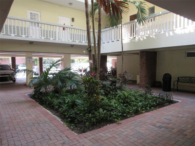 Foto del edificio - 2420 SE 17th St