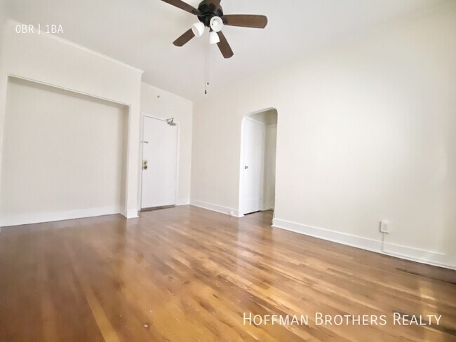 Foto del edificio - 447 S Grand View St