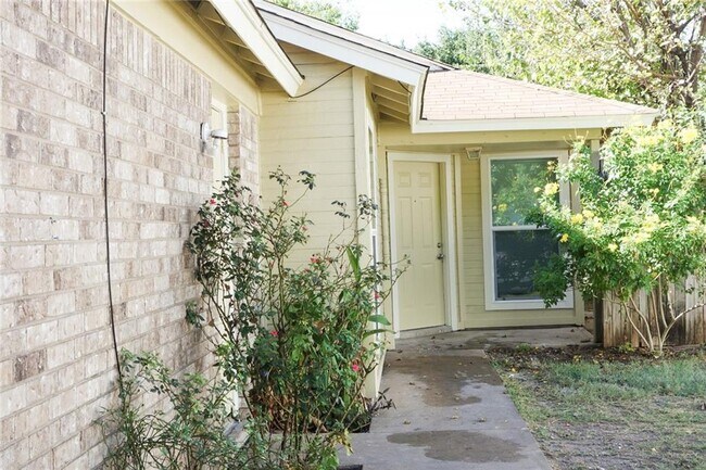 Foto del edificio - 9714 Eastwend Dr