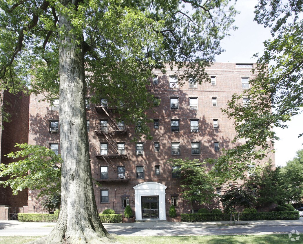 Foto del edificio - 840 E 17th St