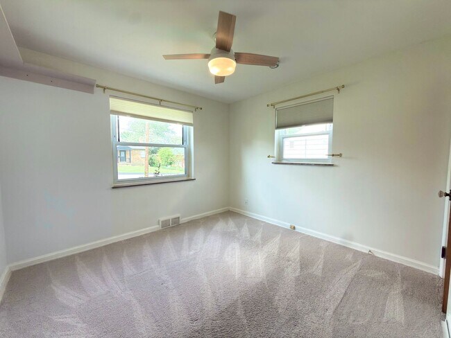 Foto del edificio - 4525 Ellman Ave