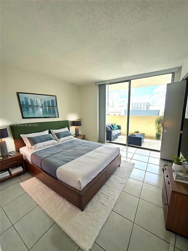 Foto del edificio - 4675 W 18th Ct