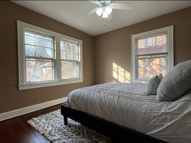 Foto del edificio - 1345 Highland St