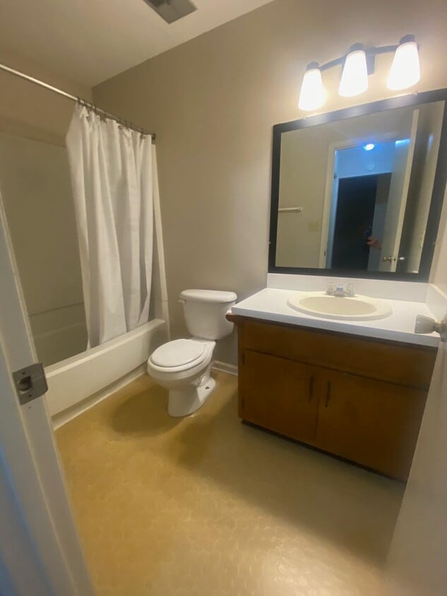 Building Photo - 3204 Ginger Dr